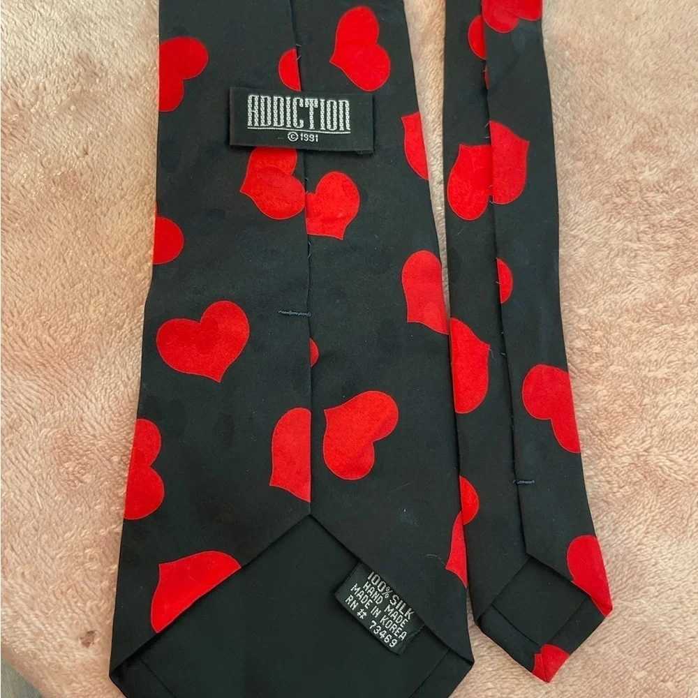 Addiction Tie with Red Heart Pattern on Black
